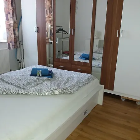 Comfort Near Exhibition Center Apartamento *